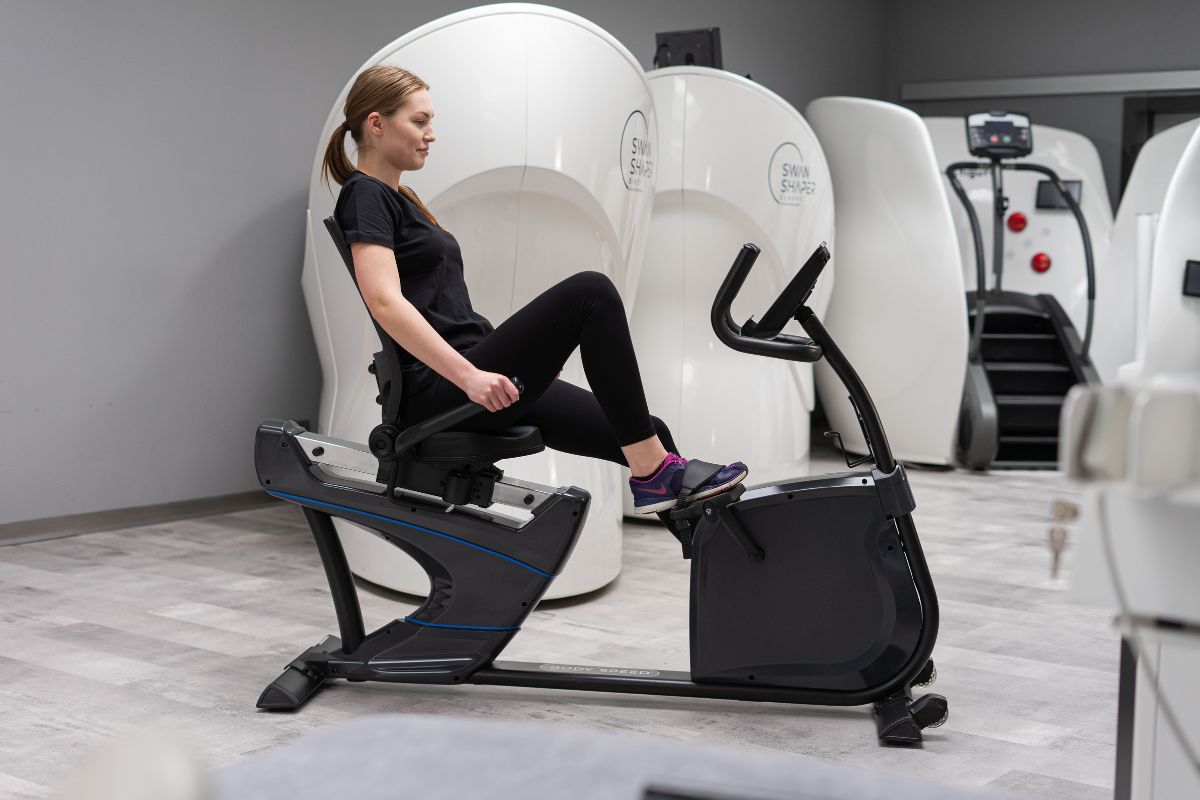 Treningi na redukcję tkanki tłuszczowej. Poznaj 3 sprawdzone sposoby na spalanie tłuszczu